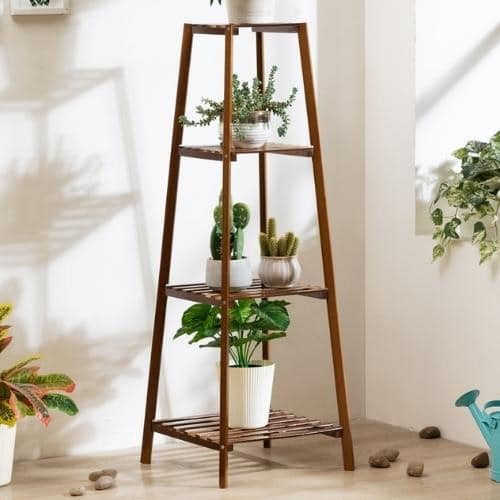 Un support de plante pour les surélever et les protéger des insectes nuisibles rampants